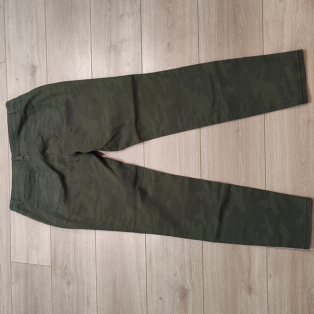 K. Jordan Camouflage Skinny, High Rise Ladies Jeans, Ladies Size 14 - Picture 9 of 9